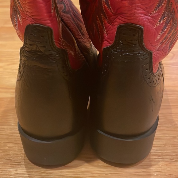 Ariat Boots - Picture 2 of 8